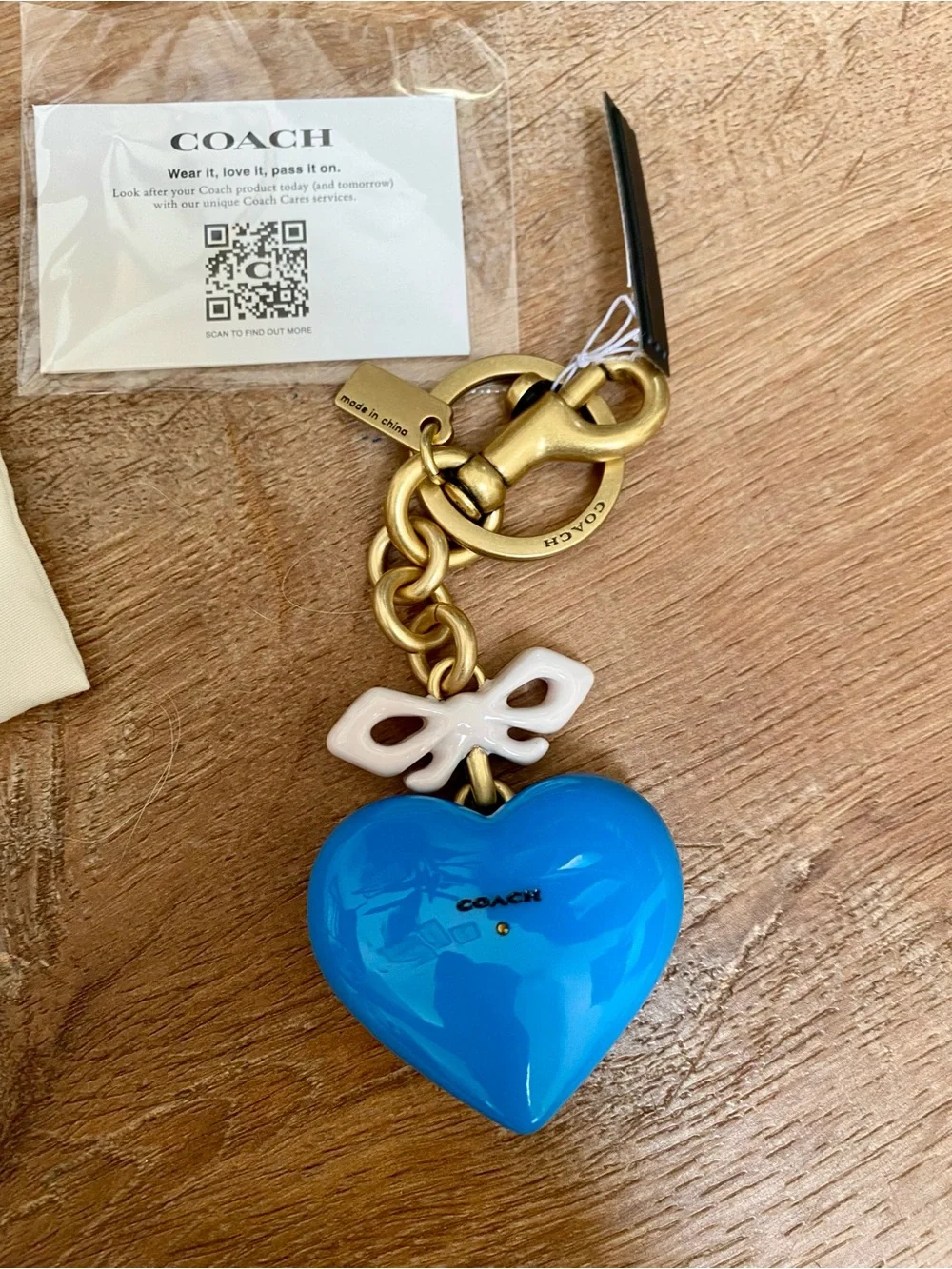NWT Coach Resin Heart CBH12 Heart Bag Charm Keychain Brass/Blue